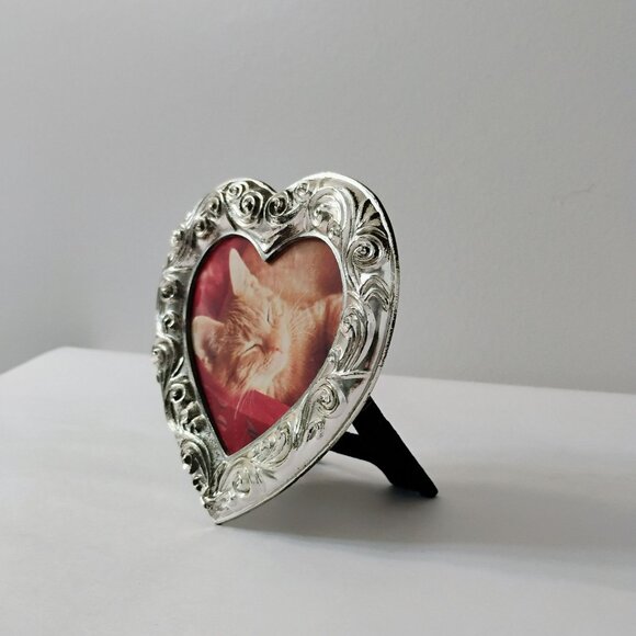 Vintage Silver Heart Photo Frame With Sleeping Cat Print, Ornate Mini Picture 4" - Picture 2 of 5